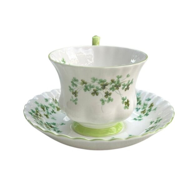 Irish Shamrock Vintage Tea Saucer Cup set by Royal Albert MADE IN ENGLAND - Picture 3 of 4